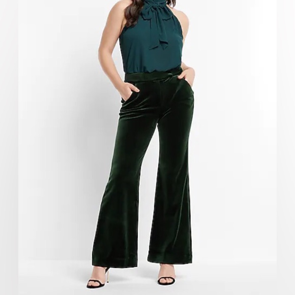 NWT Express Green Velvet Editor Pants Size 0 Short
